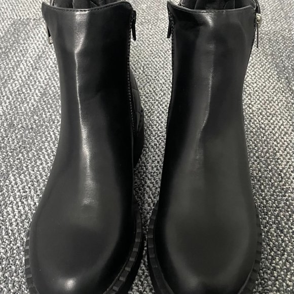 Truffle Collection Side Zip Ankle Boots With Quilting - Black - US 10 - NWOT - Picture 4 of 7